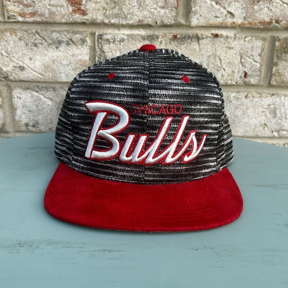 Chicago Bulls Basketball Mitchell & Ness Flat Brim Hat